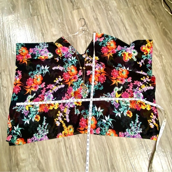 Semi sheer floral boho poncho blouse top w resort vacay beach vibe - Picture 9 of 9